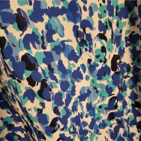 Catherines Blue & White Abstract Print Button Up Blouse, Plus Size 1X - Picture 4 of 7